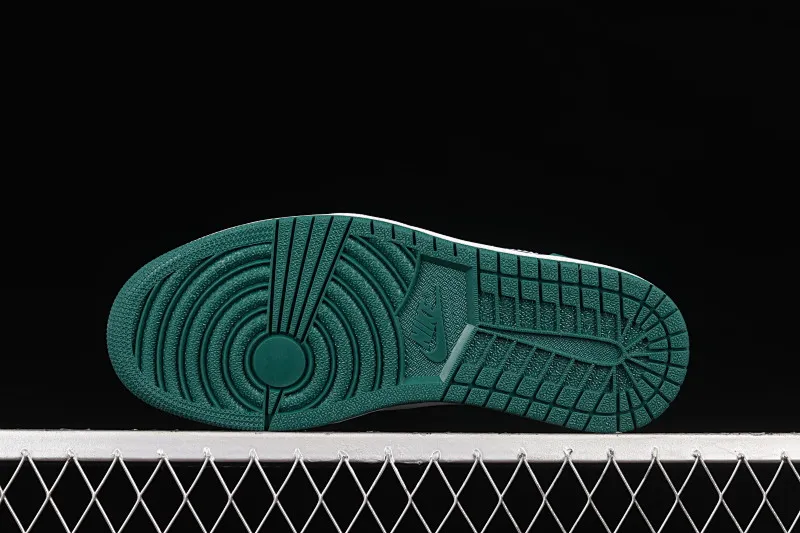 All categories Air Jordan Jordan series basketball shoes Air Jordan 1 Low G version pure original Air Jordan 1 Low AJ1 Joe 1 black and green toe low-top cultural basketball shoes 553558-113